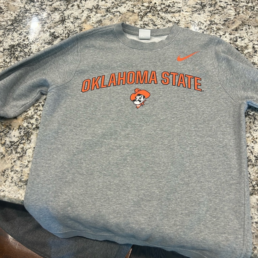 Oklahoma state grey crewneck Nike